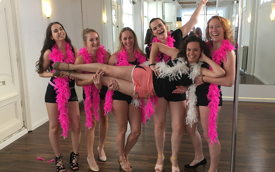 workshop vrijgezellenfeest paaldansen sexy pole Utrecht